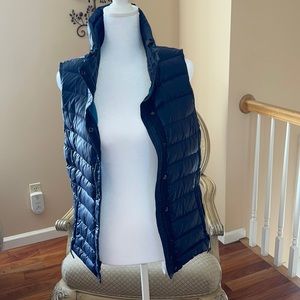 Brand new no tags GAP navy blue vest